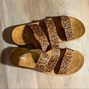 leopard sandals!!